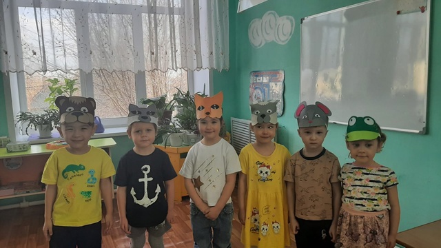 Конкурс «Театральные маски и ободки» Конкурс «Театральные маски и ободки».